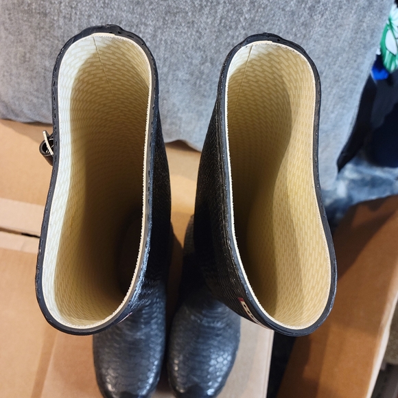 Hunter Rain Boots - Picture 4 of 8